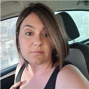 Tutor di Italiano, madrelingua con esperienza in ambito comunicazione,  social media, editing e customer care.